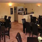 Restaurant Und Zur Puppenstube Pensión 3*
