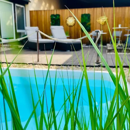 Restaurant Und Zur Puppenstube