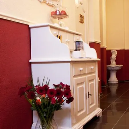 Restaurant Und Zur Puppenstube Guest house