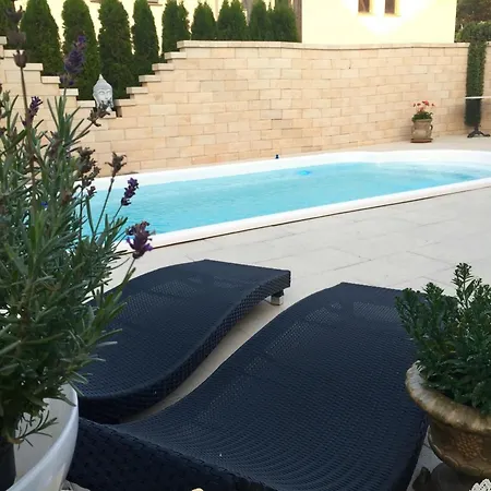 Restaurant Und Zur Puppenstube Vendégház