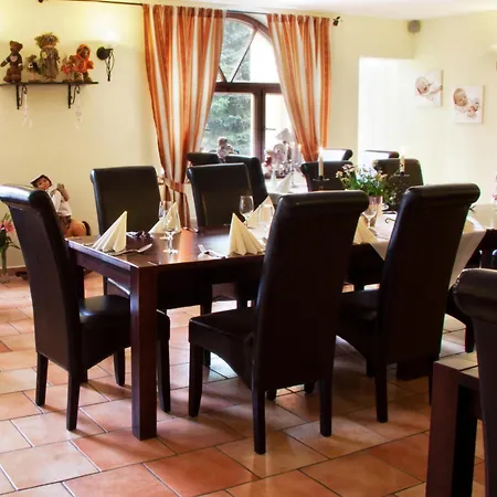 Restaurant Und Zur Puppenstube