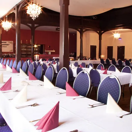 Restaurant Und Zur Puppenstube Pensión 3*