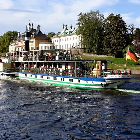 Restaurant Und Zur Puppenstube Guest house 3*