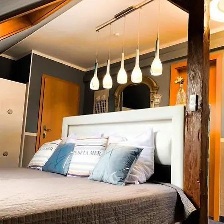 Restaurant Und Zur Puppenstube Vendégház 3*