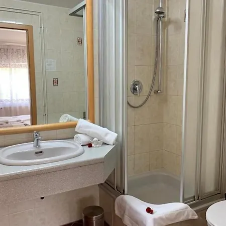 Restaurant Und Zur Puppenstube Guest house 3*