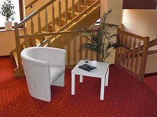 Pensión Restaurant Und Zur Puppenstube 3*