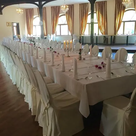 Restaurant Und Zur Puppenstube 3*