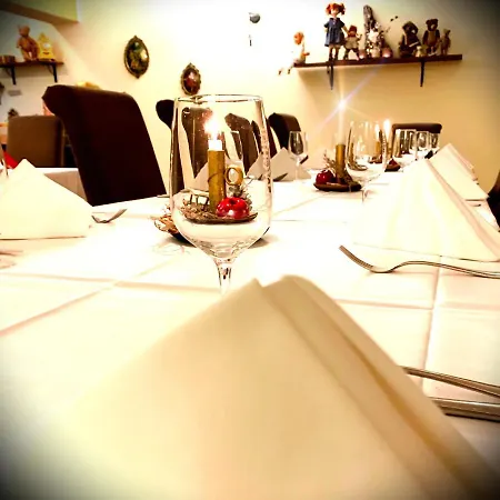 Гостевой дом Restaurant Und Zur Puppenstube Штольпен